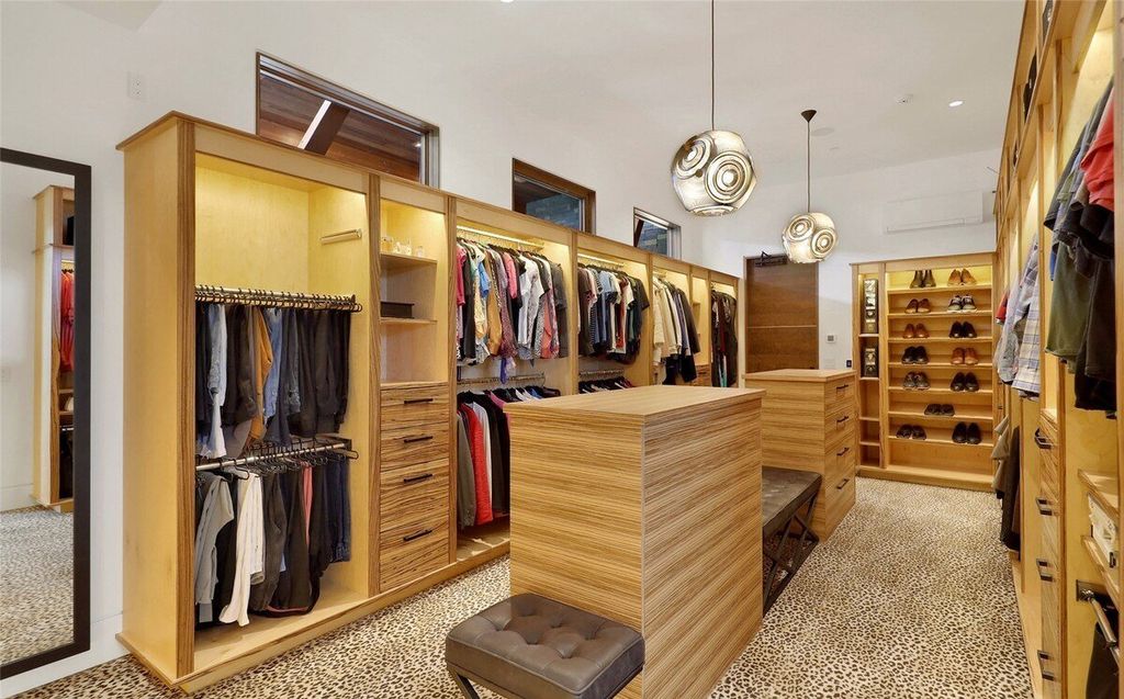 A Contemporary Masterpiece with Breathtaking Bay and Islands Panoramas Priced at 6.495 Million in Washington 17