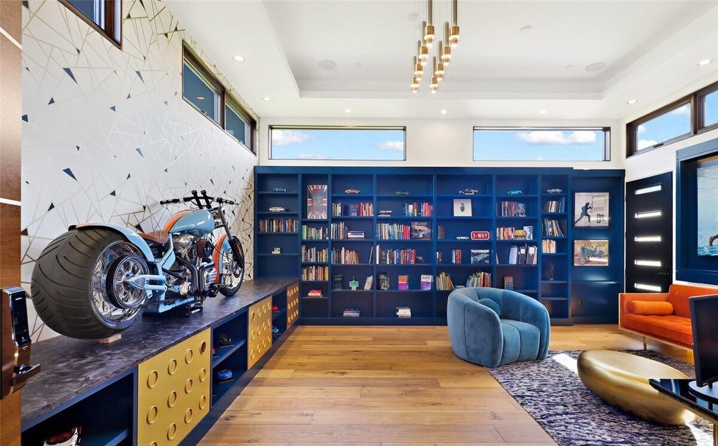 A Contemporary Masterpiece with Breathtaking Bay and Islands Panoramas Priced at 6.495 Million in Washington 8