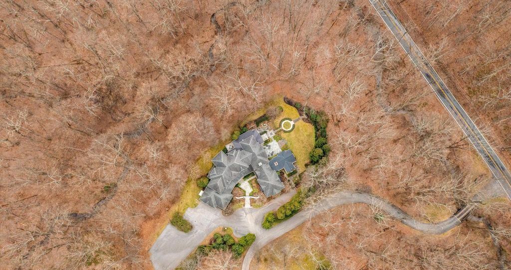 A Maryland Masterpiece Custom Home Hits the Market at 2.295 Million 54