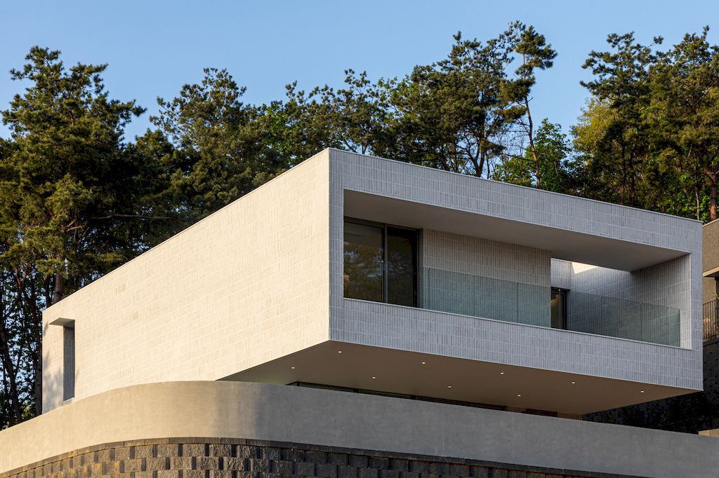A Weekend House, a Tranquil Escape by Architecture Lab Boum