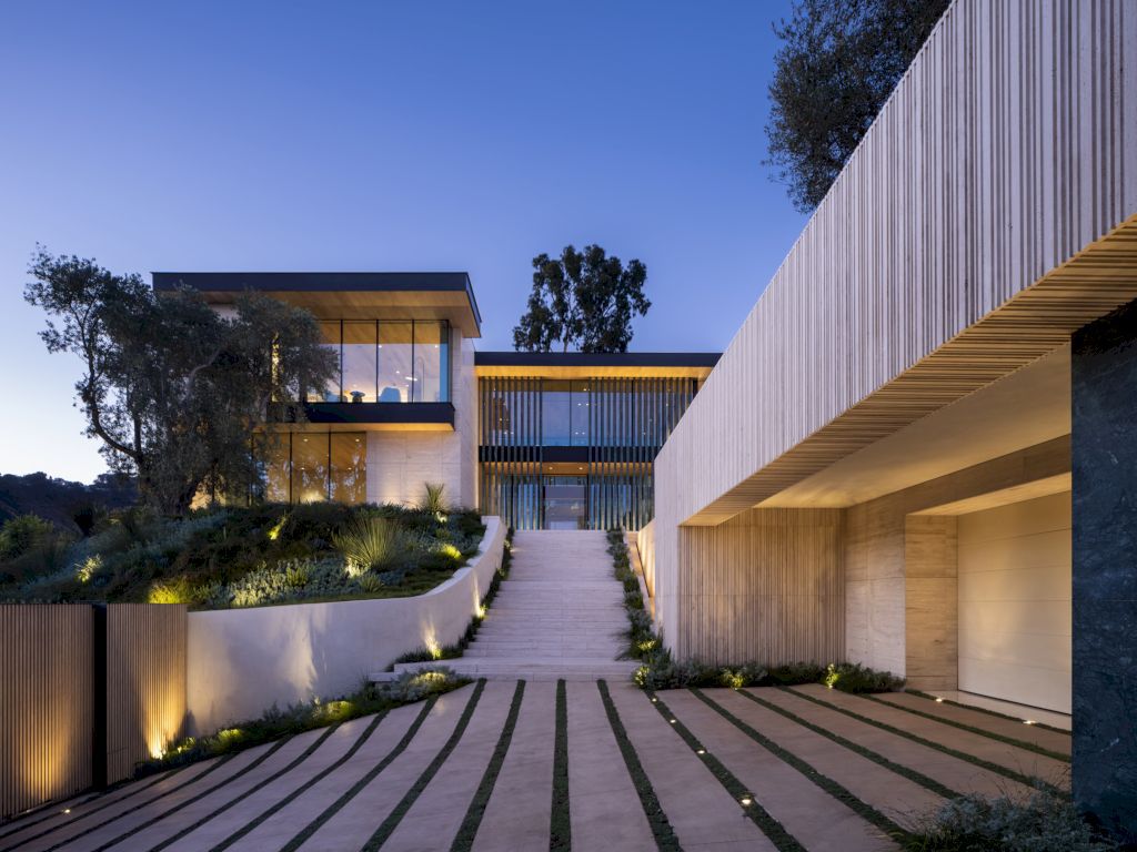 Aria House with Panoramic Views by McClean Design 2