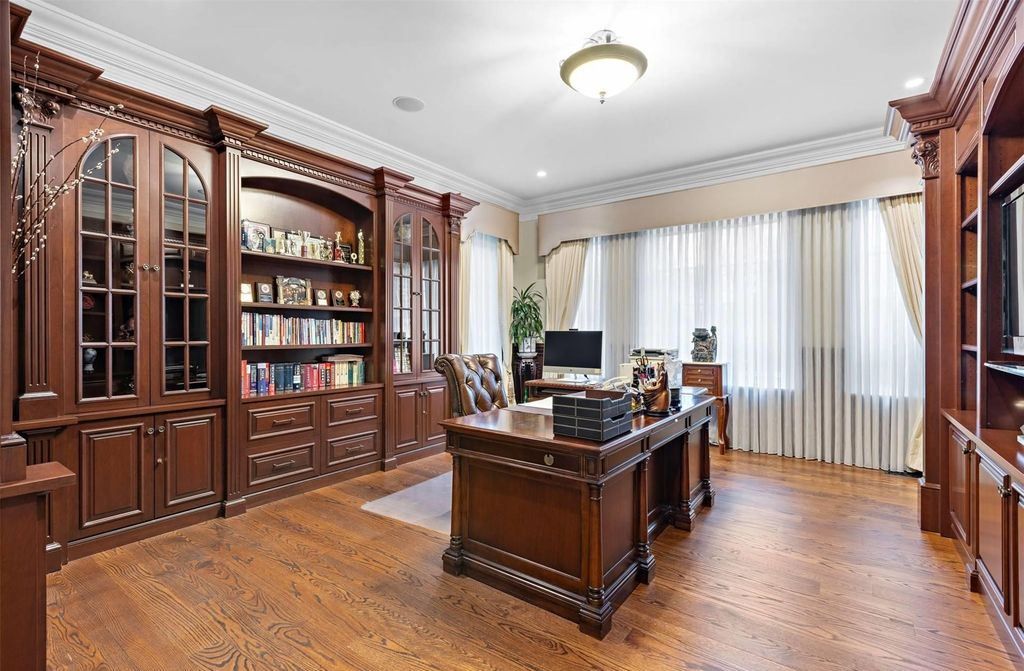 Custom Built Masterpiece by Napoleon Development A Luxurious New York Residence Offered at 7.3 Million 13