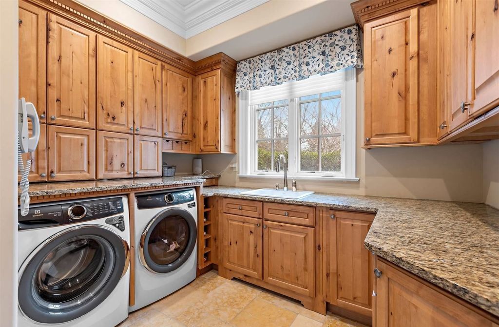 Custom Built Masterpiece by Napoleon Development A Luxurious New York Residence Offered at 7.3 Million 25