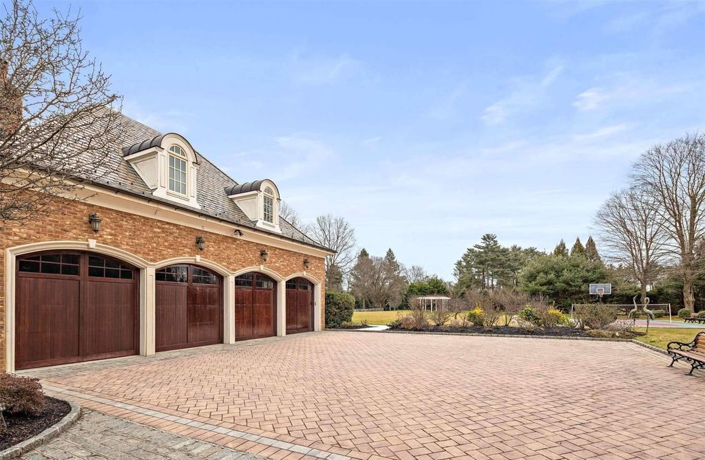 Custom Built Masterpiece by Napoleon Development A Luxurious New York Residence Offered at 7.3 Million 27