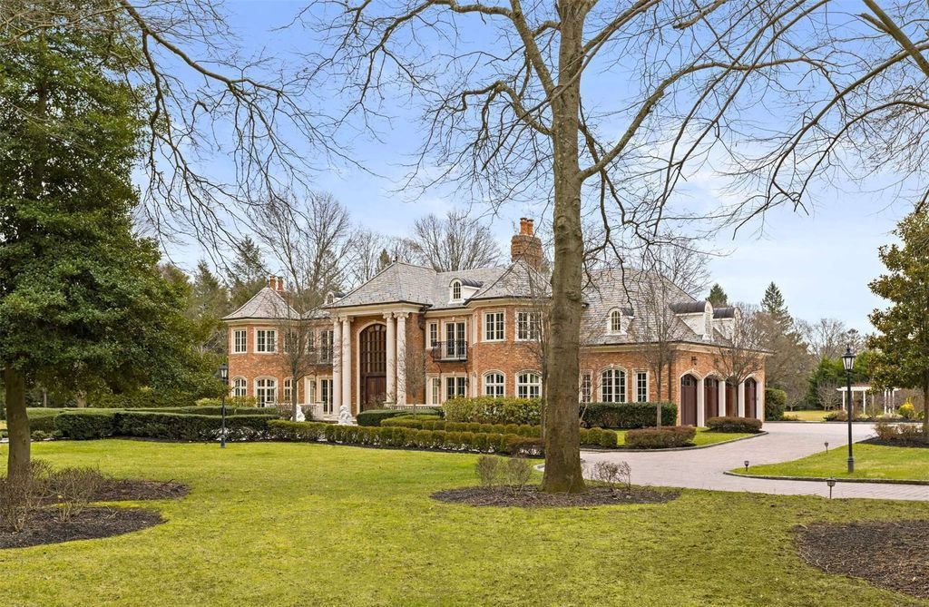 Custom Built Masterpiece by Napoleon Development A Luxurious New York Residence Offered at 7.3 Million 28