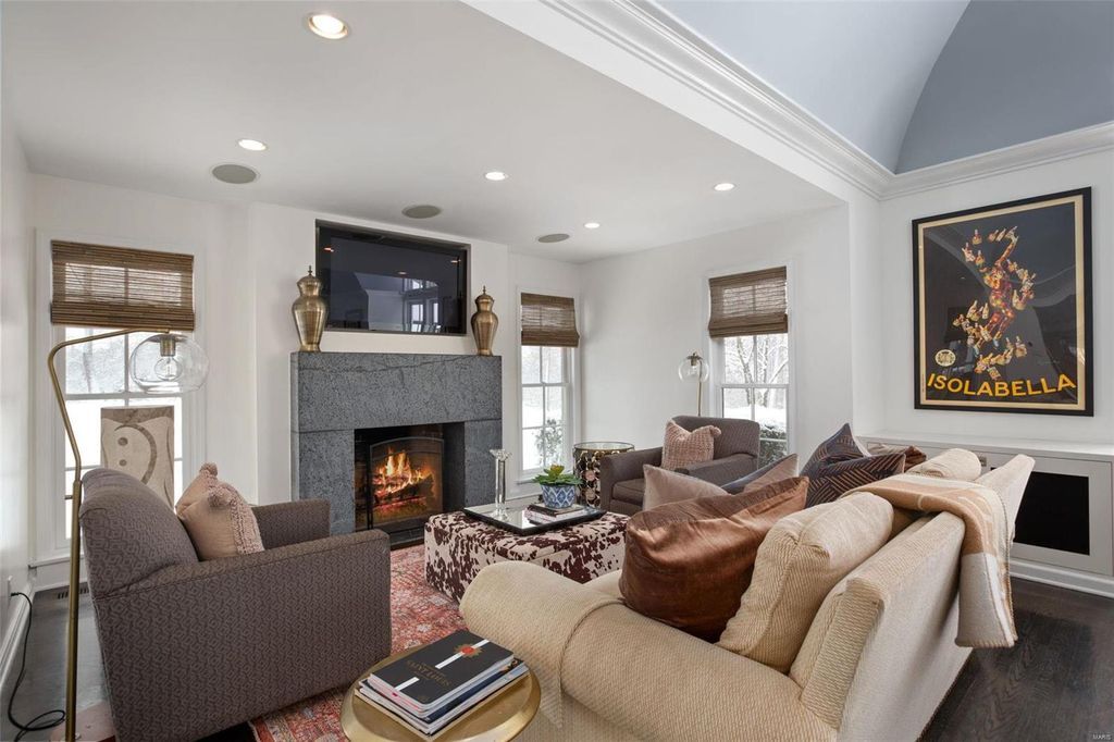 Exceptional Architectural Masterpiece Luxury Living on Two Acres in Missouri Offered at 2.49 Million 13