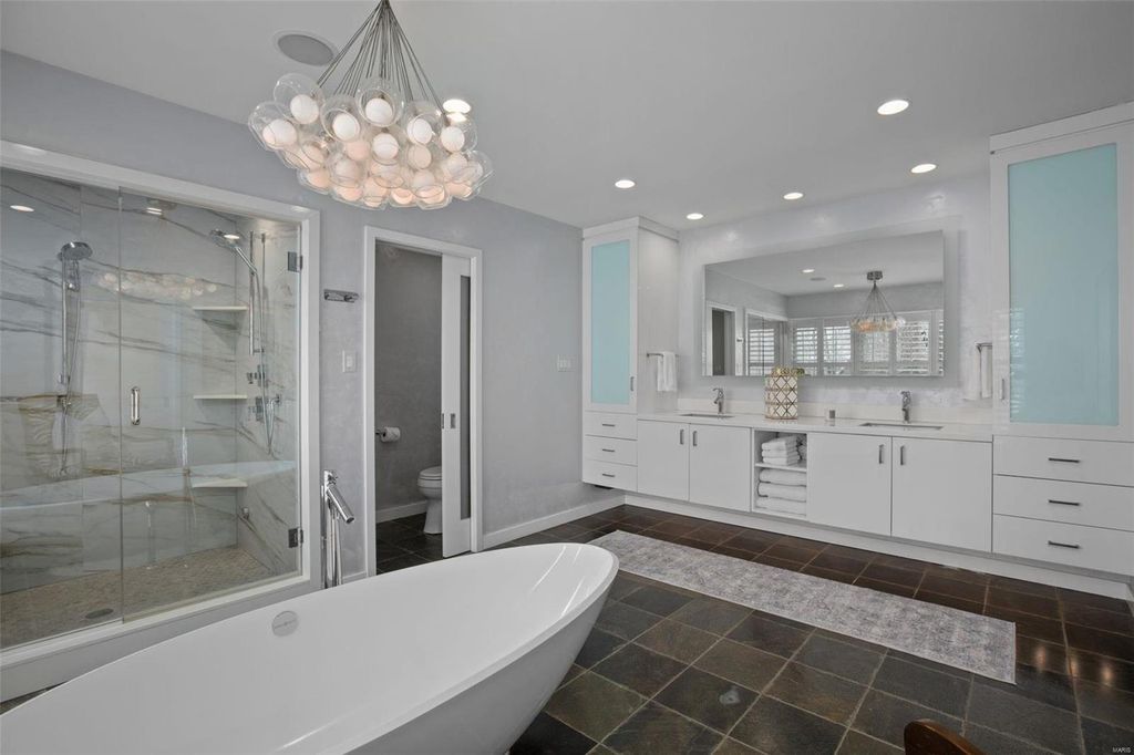 Exceptional Architectural Masterpiece Luxury Living on Two Acres in Missouri Offered at 2.49 Million 18
