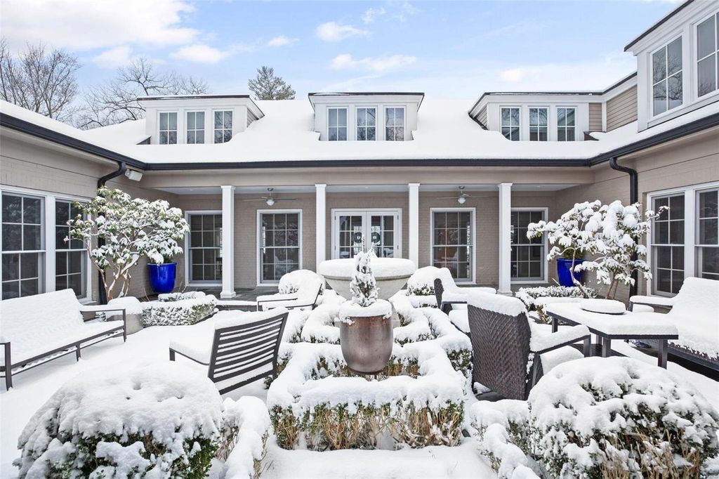 Exceptional Architectural Masterpiece Luxury Living on Two Acres in Missouri Offered at 2.49 Million 32