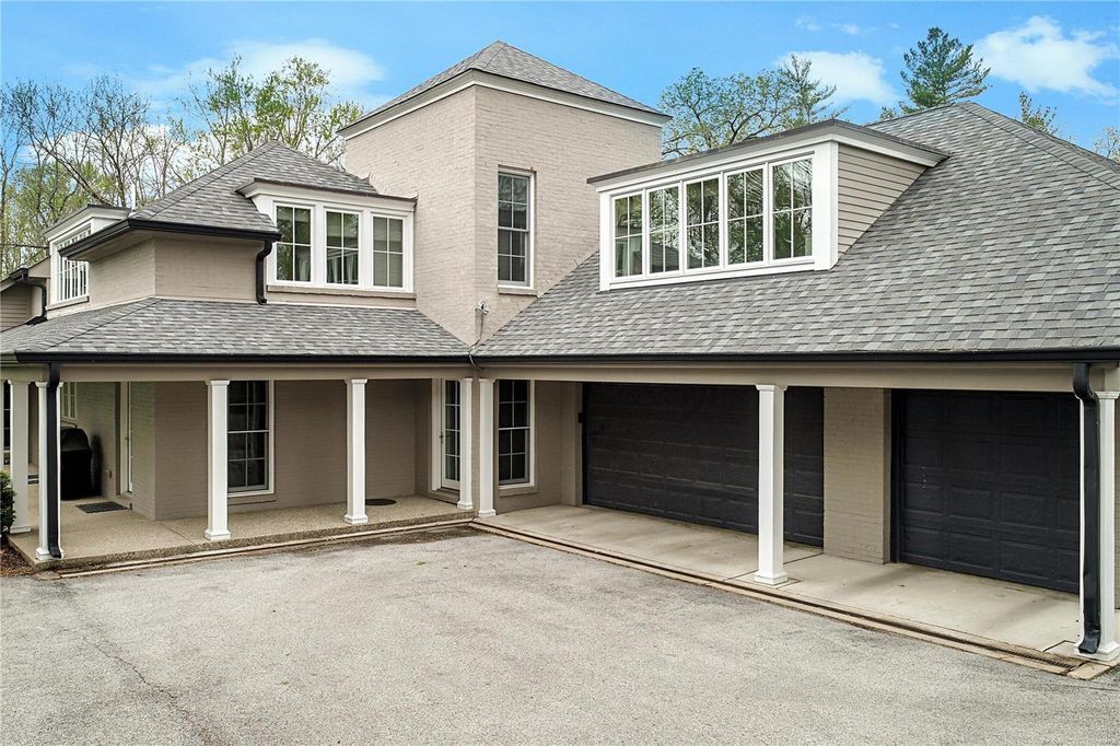 Exceptional Architectural Masterpiece Luxury Living on Two Acres in Missouri Offered at 2.49 Million 35