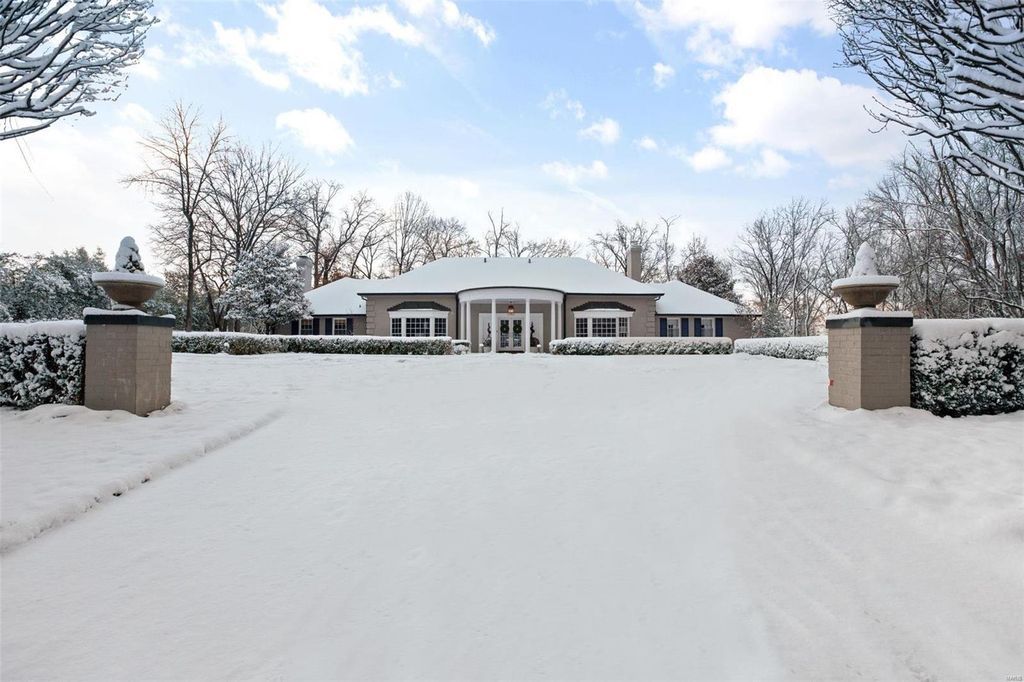 Exceptional Architectural Masterpiece Luxury Living on Two Acres in Missouri Offered at 2.49 Million 39