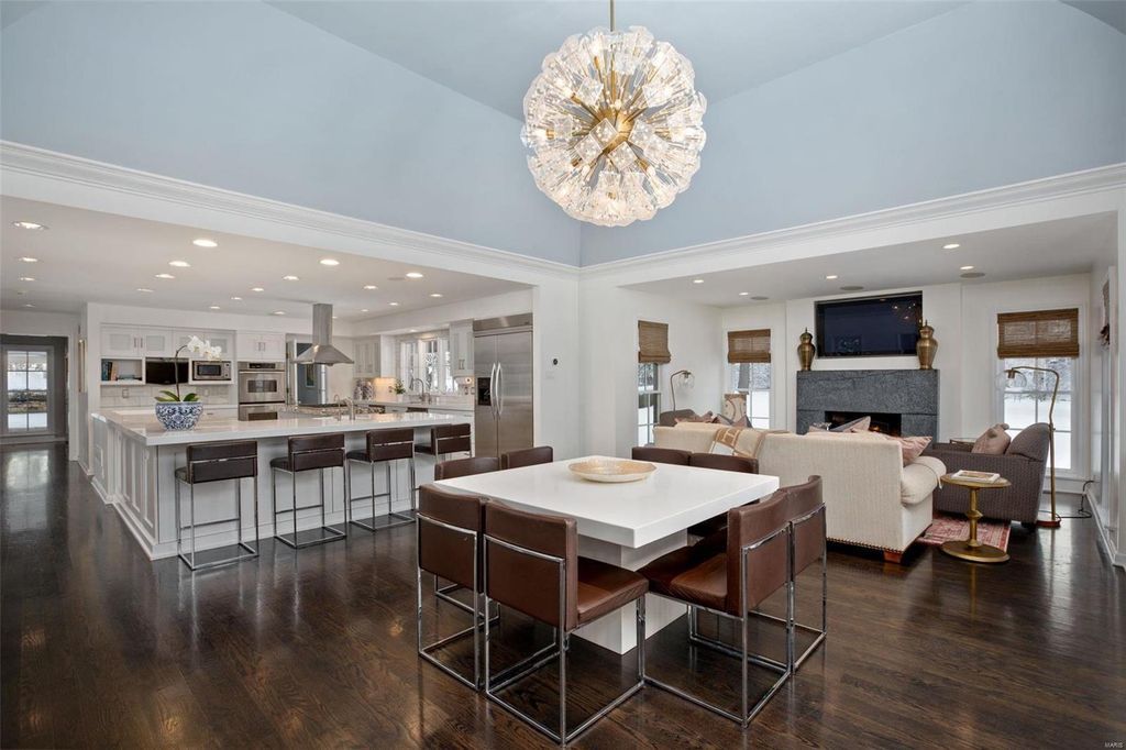 Exceptional Architectural Masterpiece Luxury Living on Two Acres in Missouri Offered at 2.49 Million 9