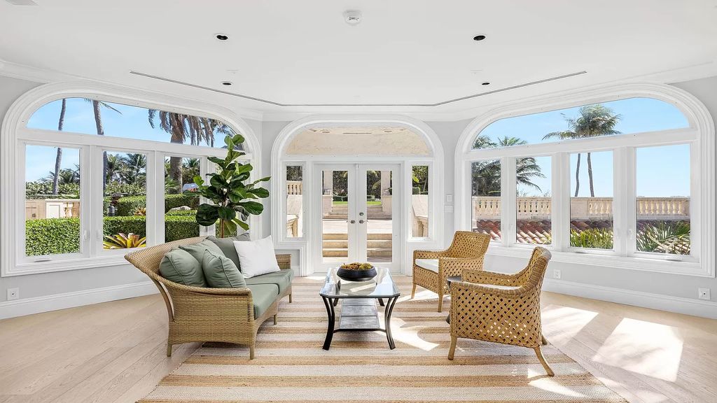 Discover an unparalleled opportunity in South Florida with this magnificent estate boasting nearly 4 acres of prime coastline, featuring 350 feet of direct Intracoastal waterfrontage and an additional 350 feet of direct oceanfrontage.