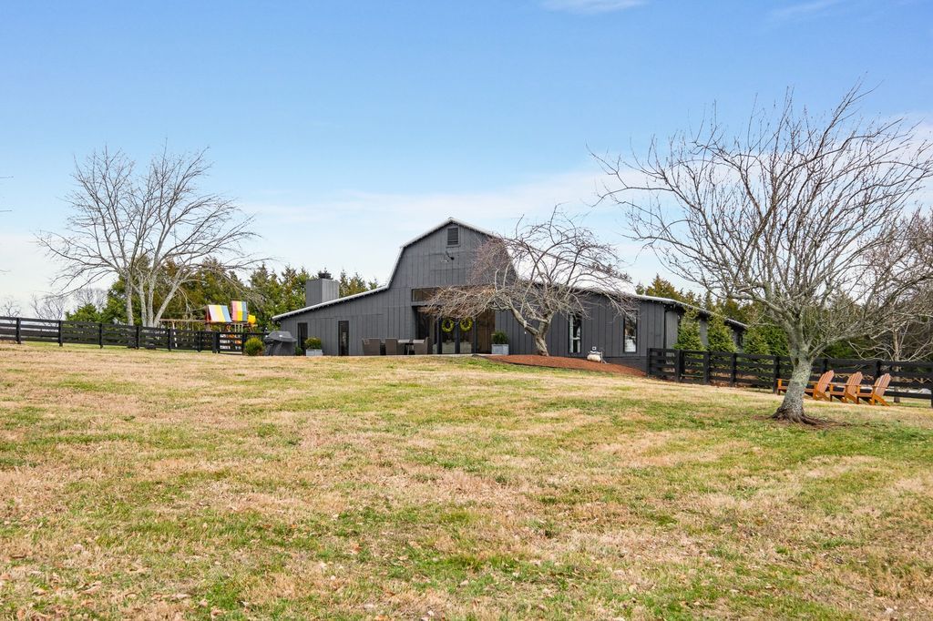 Exquisite Family Compound in Tennessee Listed at 845 Million 28