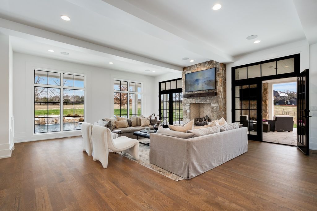 Exquisite Family Compound in Tennessee Listed at 845 Million 6