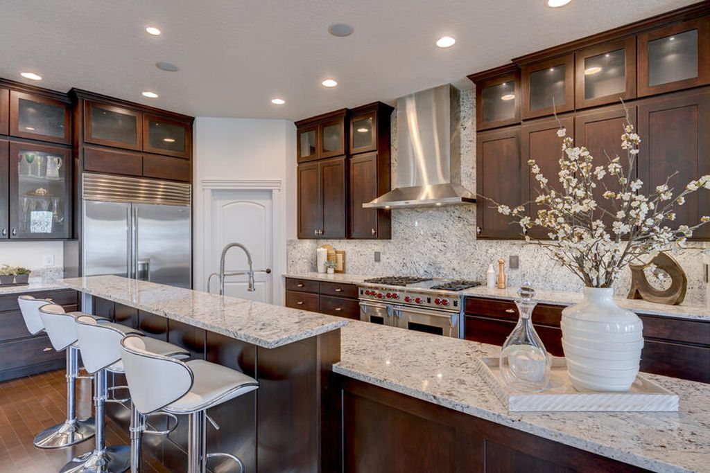 Idyllic Riverfront Retreat Spectacular Boise River Views Await in this Luxurious 2.395 Million Home 18
