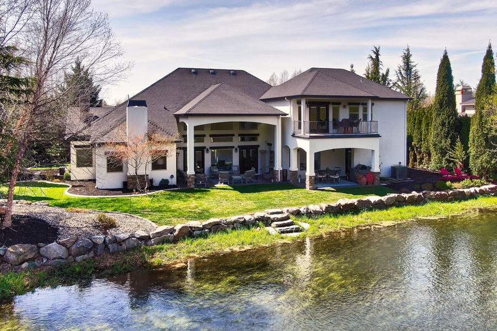 Idyllic Riverfront Retreat Spectacular Boise River Views Await in this Luxurious 2.395 Million Home 38
