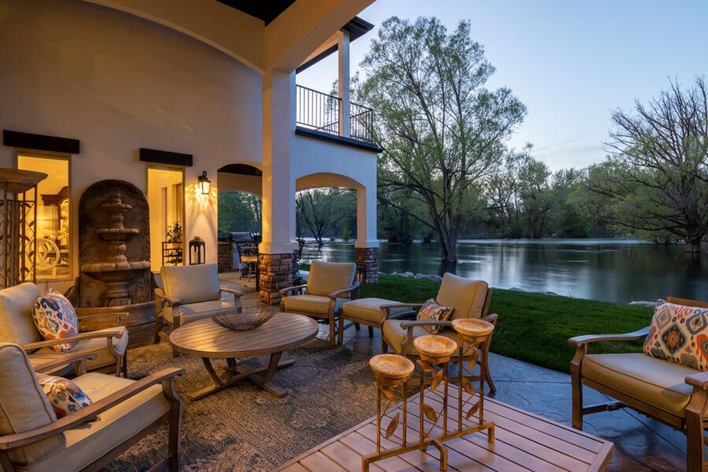 Idyllic Riverfront Retreat Spectacular Boise River Views Await in this Luxurious 2.395 Million Home 39