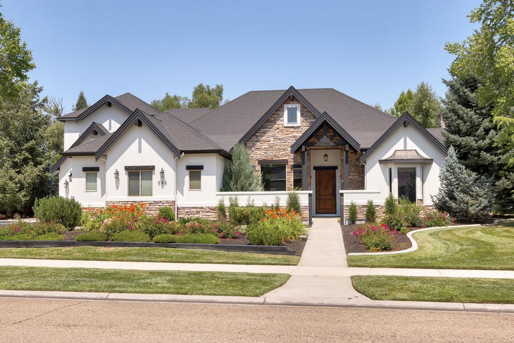 Idyllic Riverfront Retreat Spectacular Boise River Views Await in this Luxurious 2.395 Million Home 49