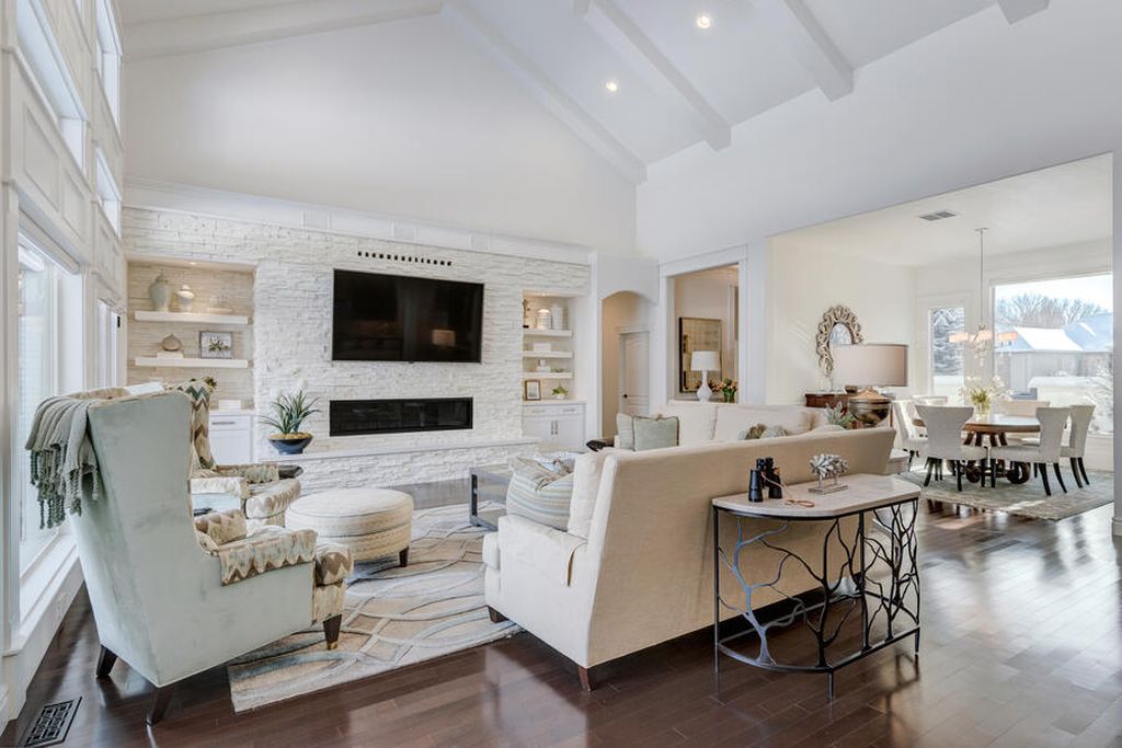 Idyllic Riverfront Retreat Spectacular Boise River Views Await in this Luxurious 2.395 Million Home 53