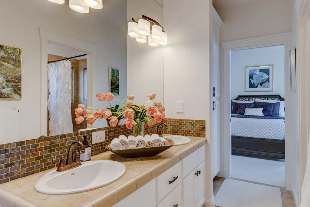 Idyllic Riverfront Retreat Spectacular Boise River Views Await in this Luxurious 2.395 Million Home 57