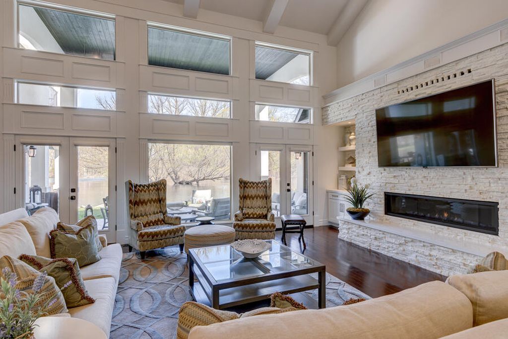 Idyllic Riverfront Retreat Spectacular Boise River Views Await in this Luxurious 2.395 Million Home 9