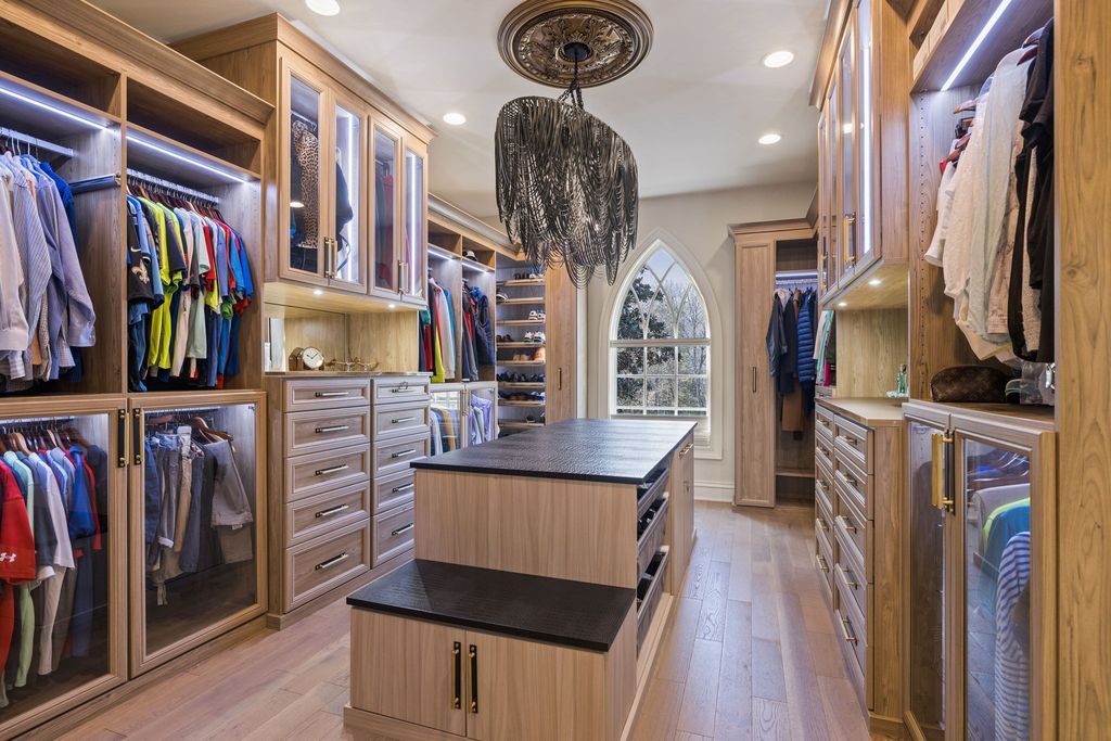 LaurelBrooke Estate Exquisite Design Elite Amenities and Unmatched Elegance Asks for 8.6 Million 23