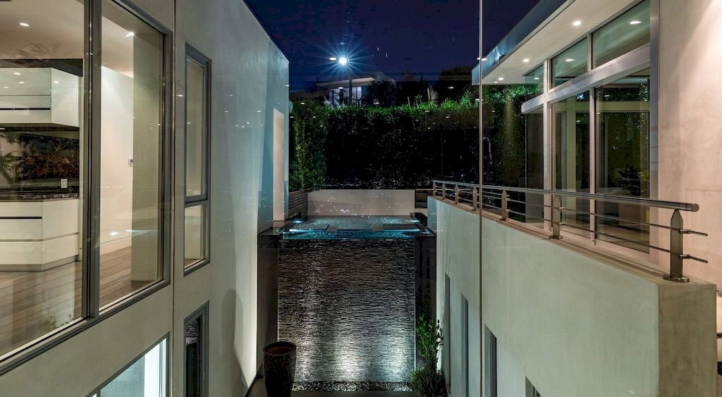Levels House, striking Los Angeles home by McClean Design