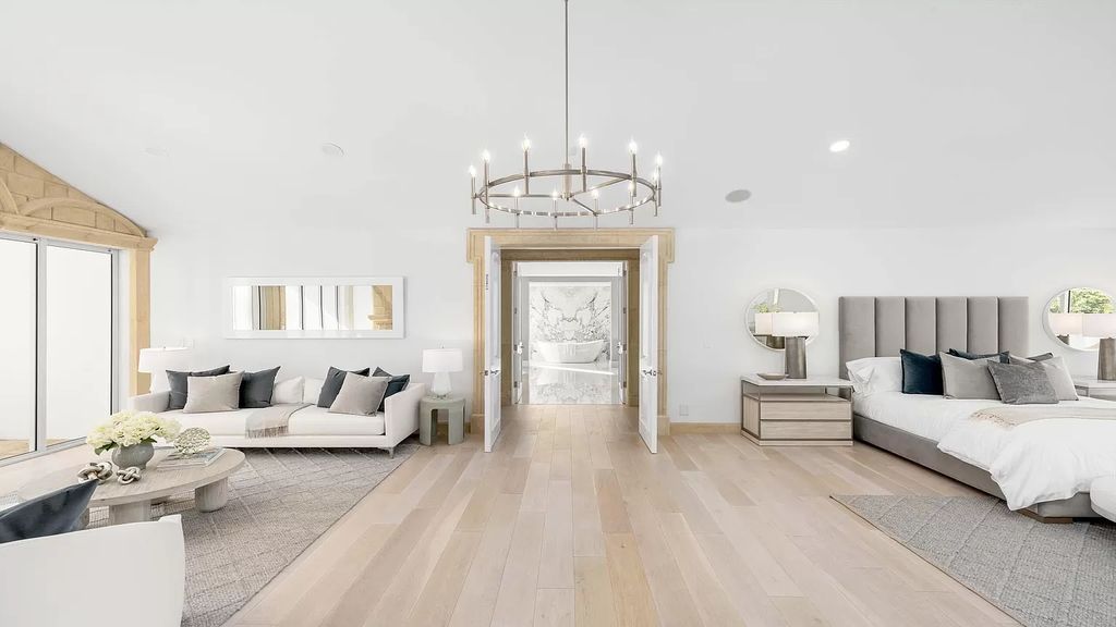 Presenting an extraordinary opportunity along 1840 S Ocean Blvd in Manalapan, Florida, this recently updated Ocean-to-Intracoastal compound offers luxurious waterfront living on nearly two acres of prime real estate.