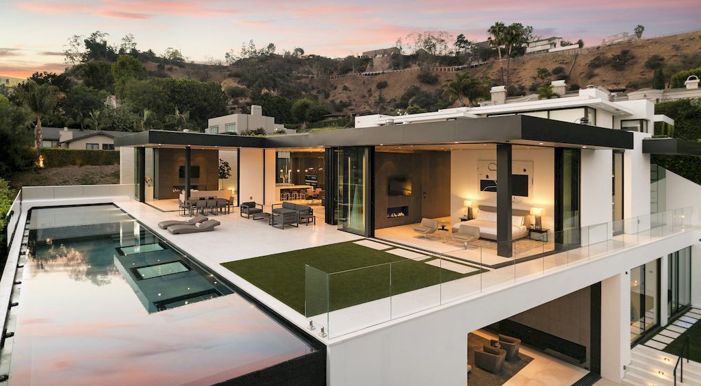 Marcheeta I House, Two-Level Oasis by McClean Design