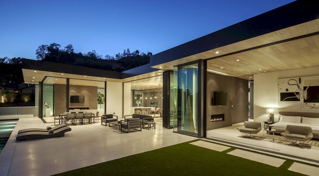 Marcheeta I House, Two-Level Oasis by McClean Design