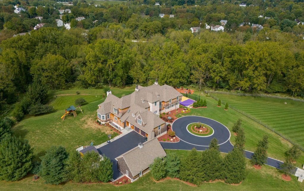 Pennsylvania Residence Where Luxury Meets Functionality in a Seamless Blend Offered at 3.99 Million 2