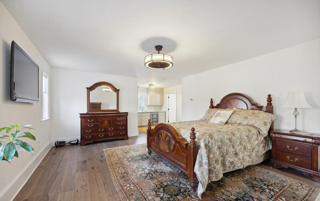 Pennsylvania Residence Where Luxury Meets Functionality in a Seamless Blend Offered at 3.99 Million 23