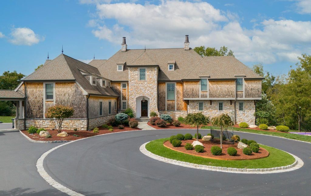 Pennsylvania Residence Where Luxury Meets Functionality in a Seamless Blend Offered at 3.99 Million 3