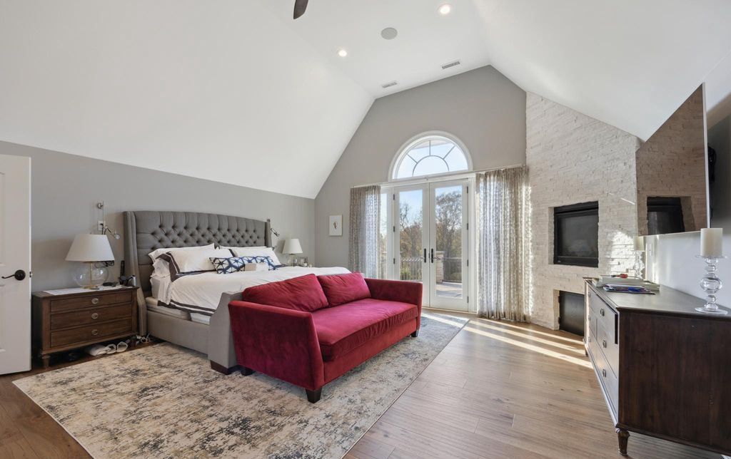 Pennsylvania Residence Where Luxury Meets Functionality in a Seamless Blend Offered at 3.99 Million 35
