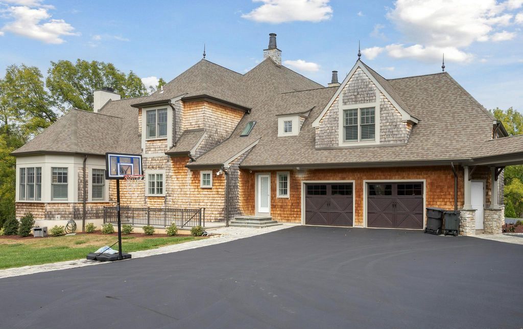 Pennsylvania Residence Where Luxury Meets Functionality in a Seamless Blend Offered at 3.99 Million 5