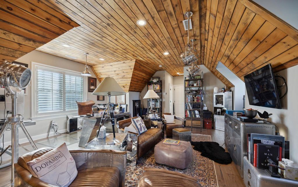 Pennsylvania Residence Where Luxury Meets Functionality in a Seamless Blend Offered at 3.99 Million 51