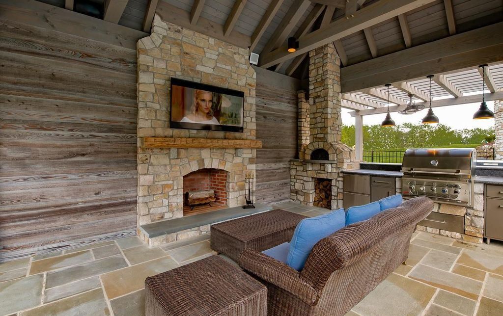 Pennsylvania Residence Where Luxury Meets Functionality in a Seamless Blend Offered at 3.99 Million 57
