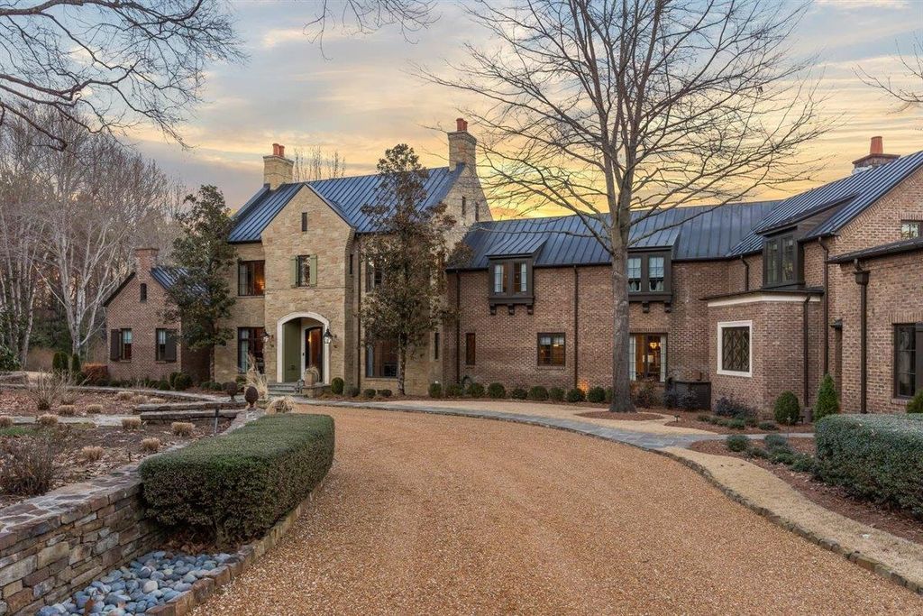 Premier Sophistication Tennessee Property Offered at 4.75 Million 1