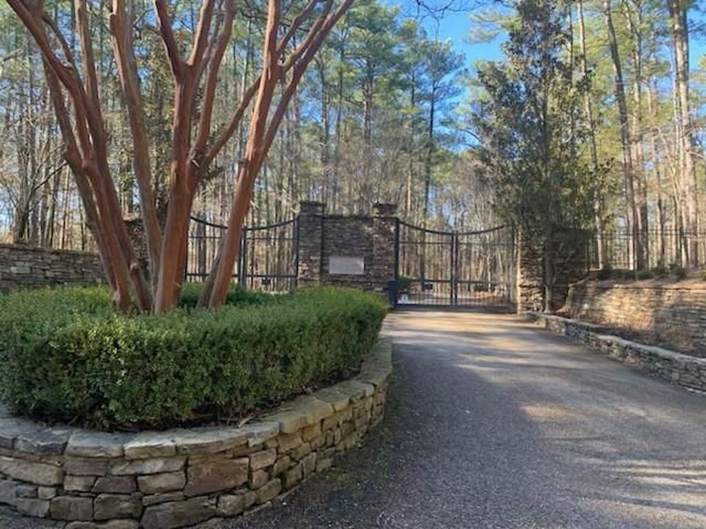 Premier Sophistication Tennessee Property Offered at 4.75 Million 2
