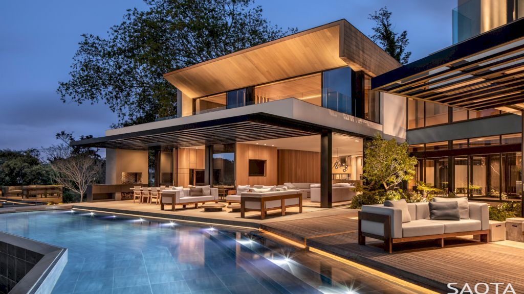 Rose Villa Masterpiece on the Slopes in Cape Town by SAOTA 10