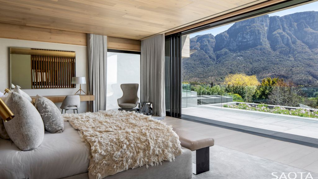 Rose Villa Masterpiece on the Slopes in Cape Town by SAOTA 12