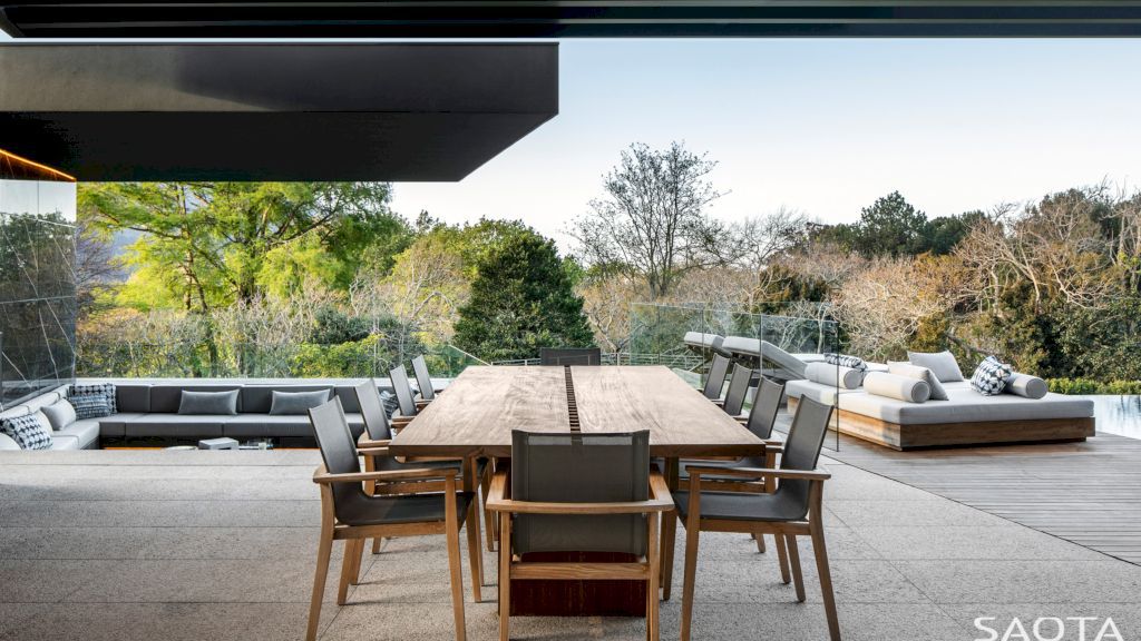 Rose Villa, Masterpiece on the Slopes in Cape Town by SAOTA
