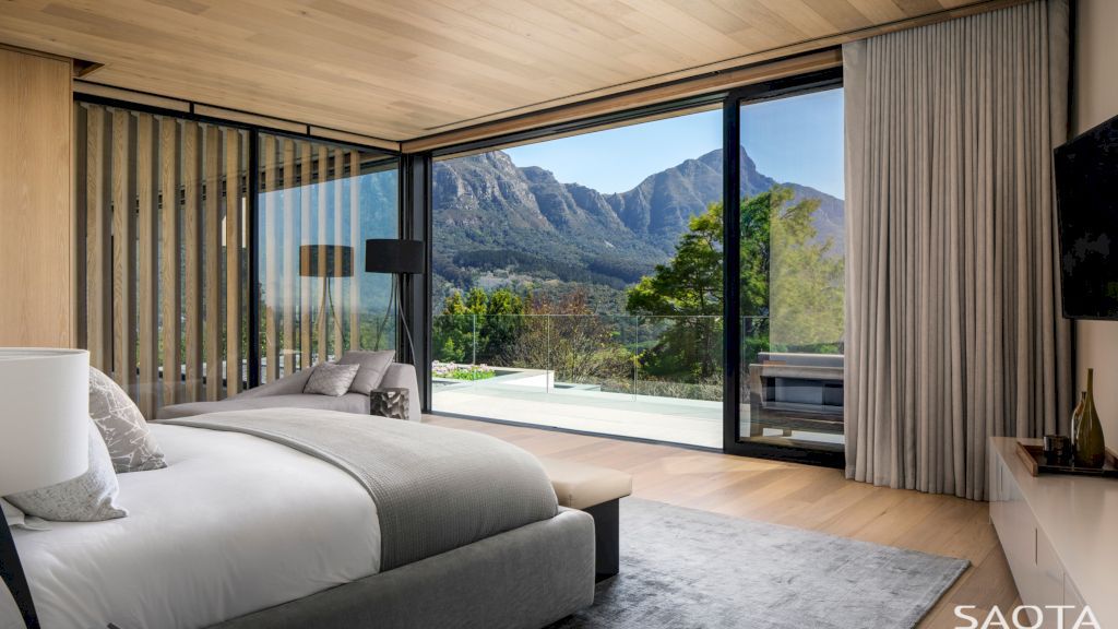 Rose Villa Masterpiece on the Slopes in Cape Town by SAOTA 18