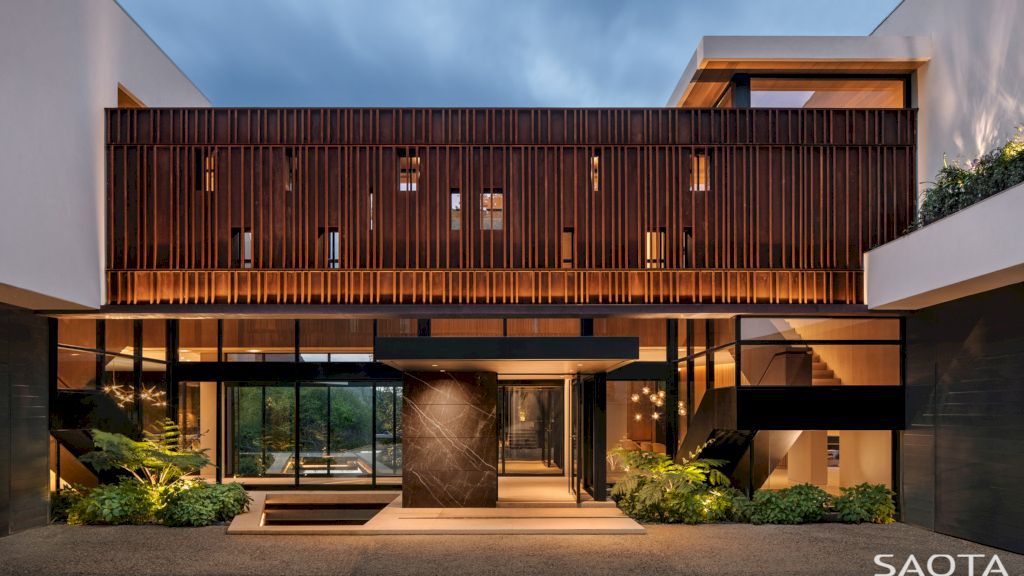 Rose Villa, Masterpiece on the Slopes in Cape Town by SAOTA