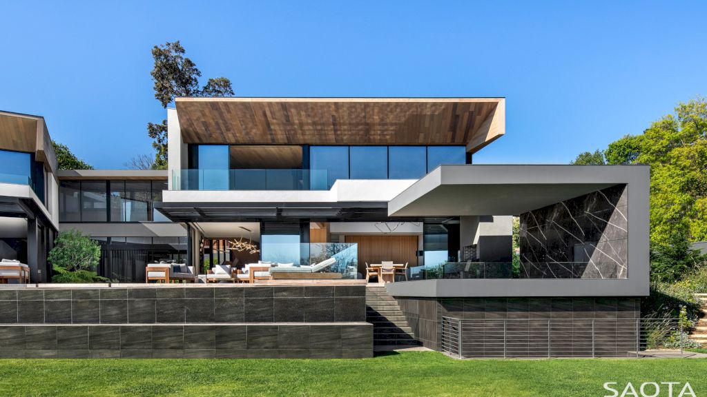 Rose Villa, Masterpiece on the Slopes in Cape Town by SAOTA