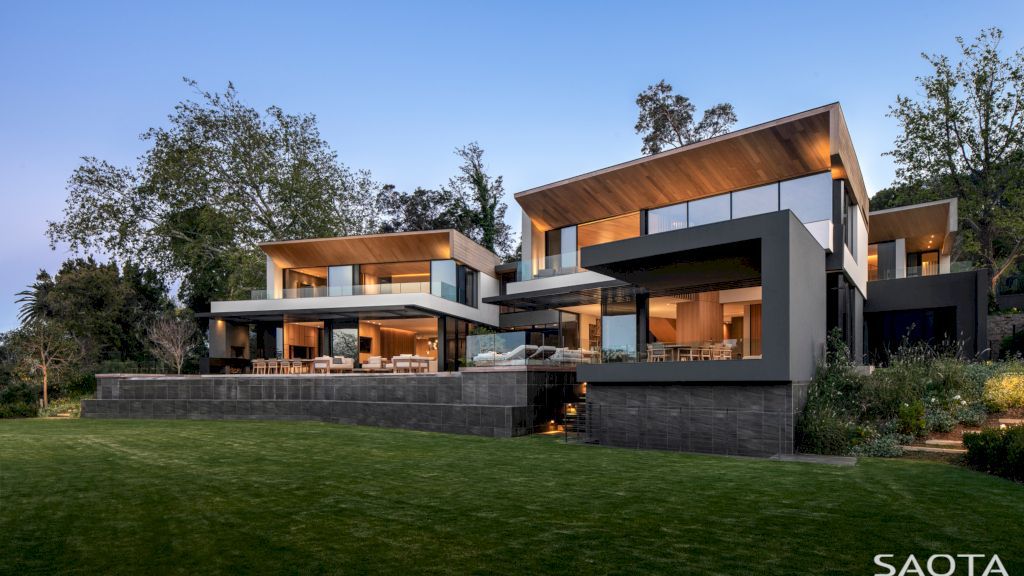 Rose Villa Masterpiece on the Slopes in Cape Town by SAOTA 8