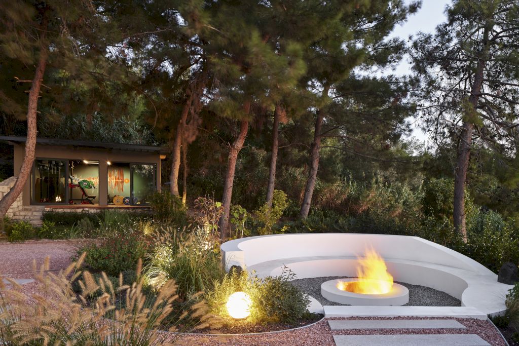 S House Fusion of Nature and Luxury by Ofisvesaire 13