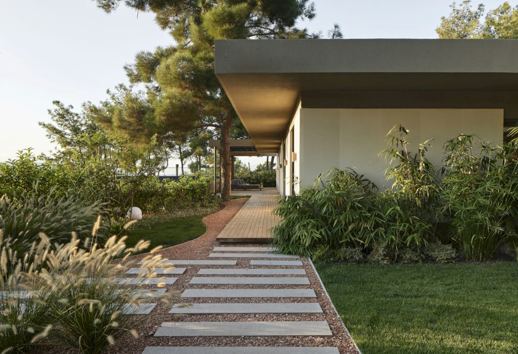 S House Fusion of Nature and Luxury by Ofisvesaire 14