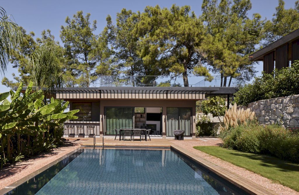 S House, Fusion of Nature and Luxury by Ofisvesaire