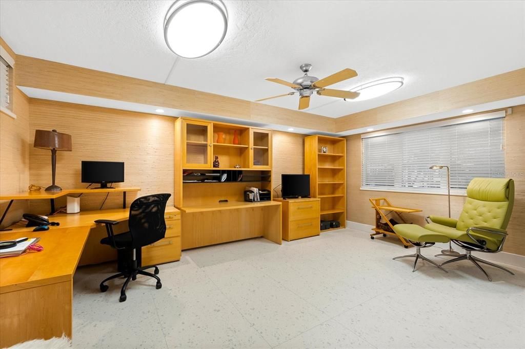 Nestled along the serene shores of Cocoanut Bayou, this captivating 4-bedroom, 4-bathroom sanctuary offers an unparalleled lifestyle for sailboat enthusiasts, boasting two boat lifts and panoramic water views.